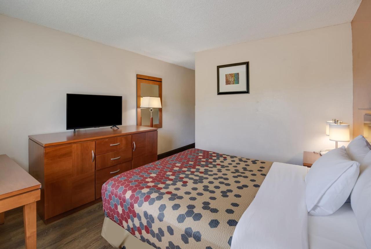 Rodeway Inn Colorado Springs Bagian luar foto