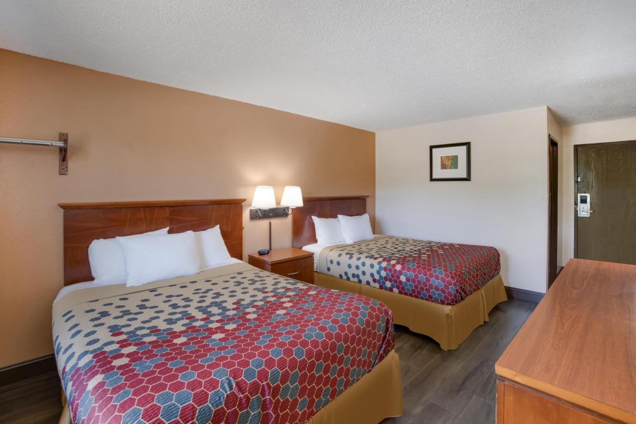 Rodeway Inn Colorado Springs Bagian luar foto