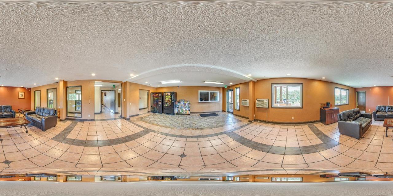 Rodeway Inn Colorado Springs Bagian luar foto